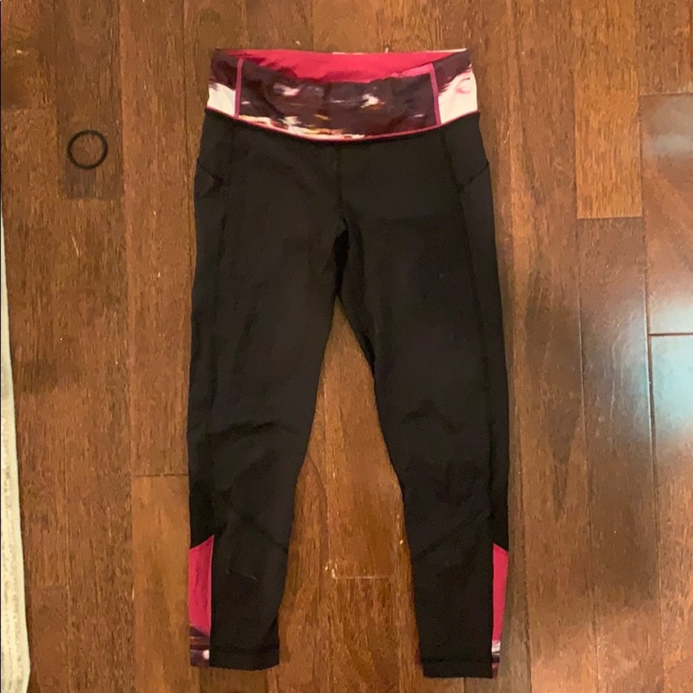 LULULEMON CROPPED LEGGINGS